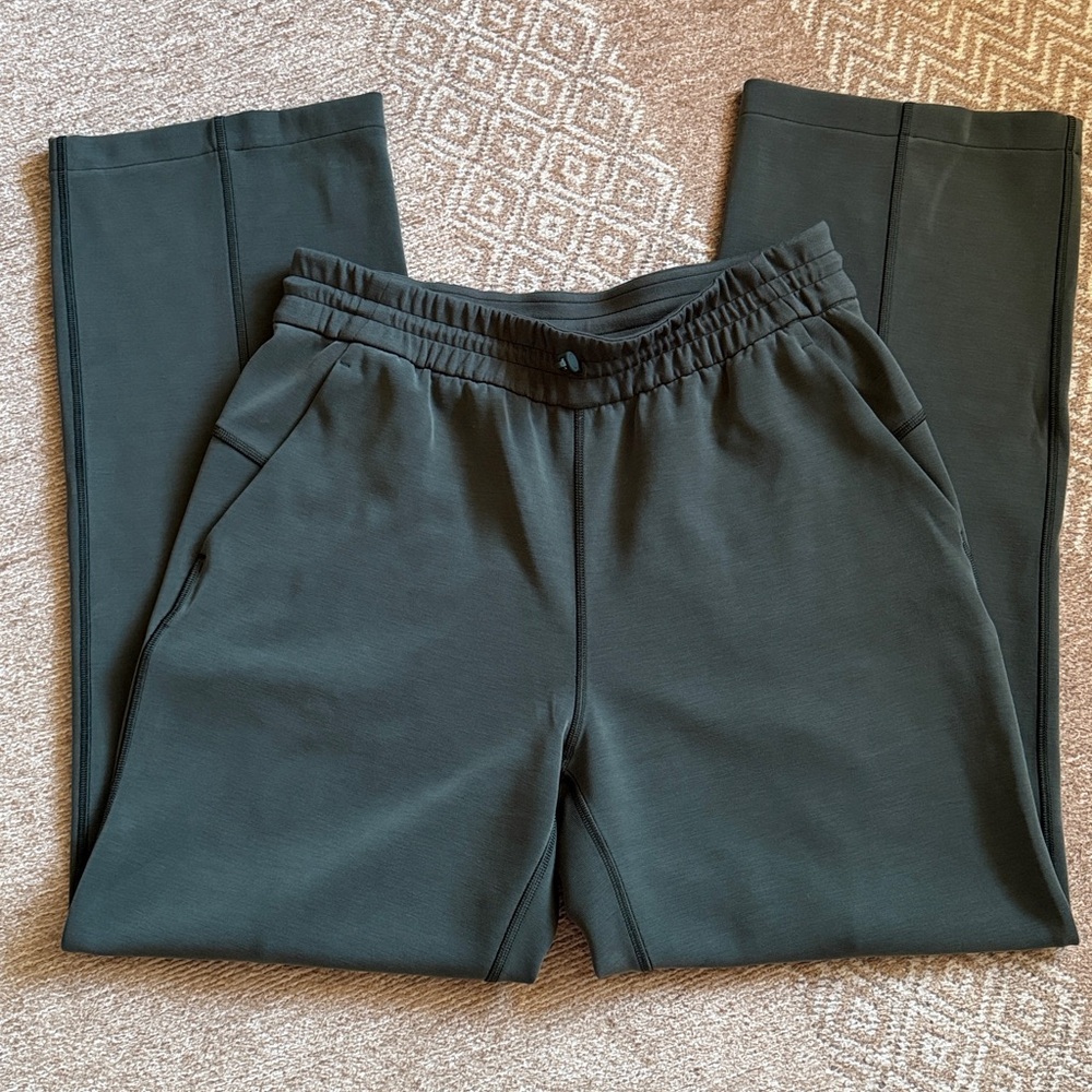 Lululemon Softstreme, Size 6 Short